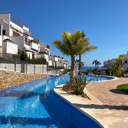 Impresionante Piso En Planta Baja Cerca Al Mar Apartment *