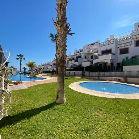 Impresionante Piso En Planta Baja Cerca Al Mar Lejlighed