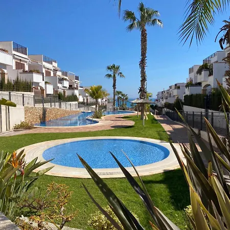 Impresionante Piso En Planta Baja Cerca Al Mar Apartment *