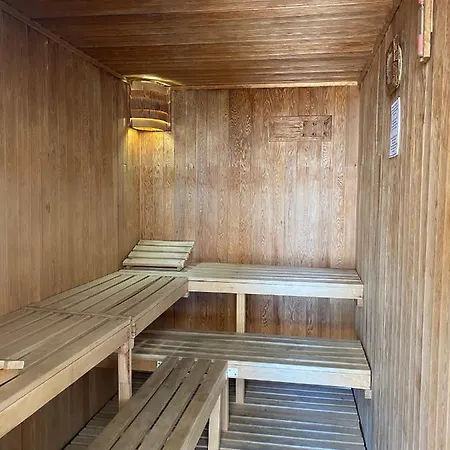 Impresionante Piso En Planta Baja Cerca Al Mar Apartment *