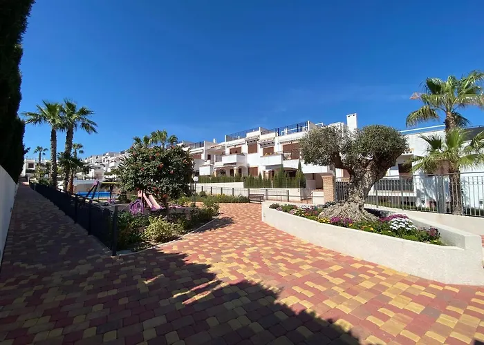 Impresionante Piso En Planta Baja Cerca Al Mar! * Torrevieja